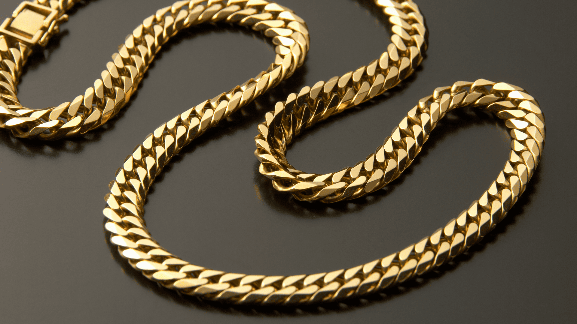 Gold chains manufactured by Lamar Jewellery in Dubai